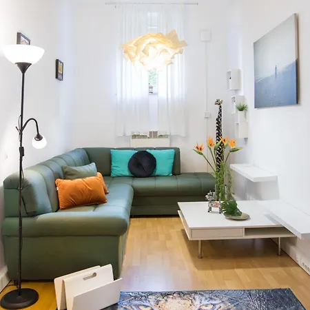 Atrium Haven Next To Tivoli Park *