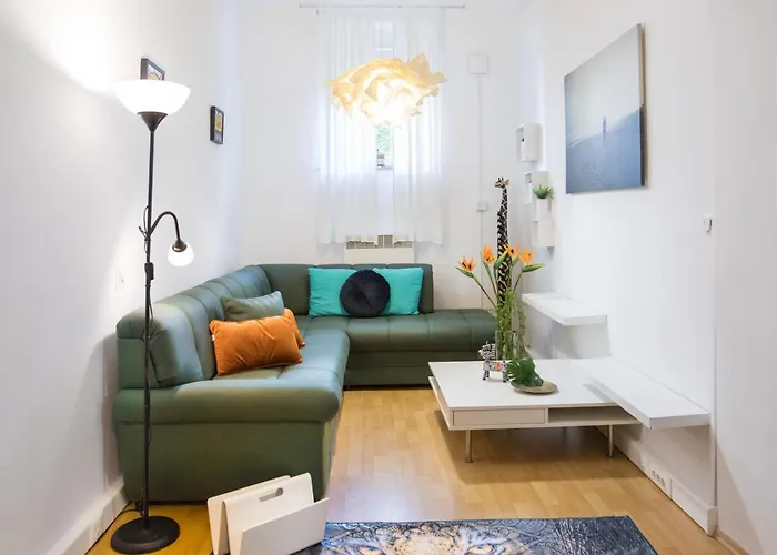 Atrium Haven Next To Tivoli Park *